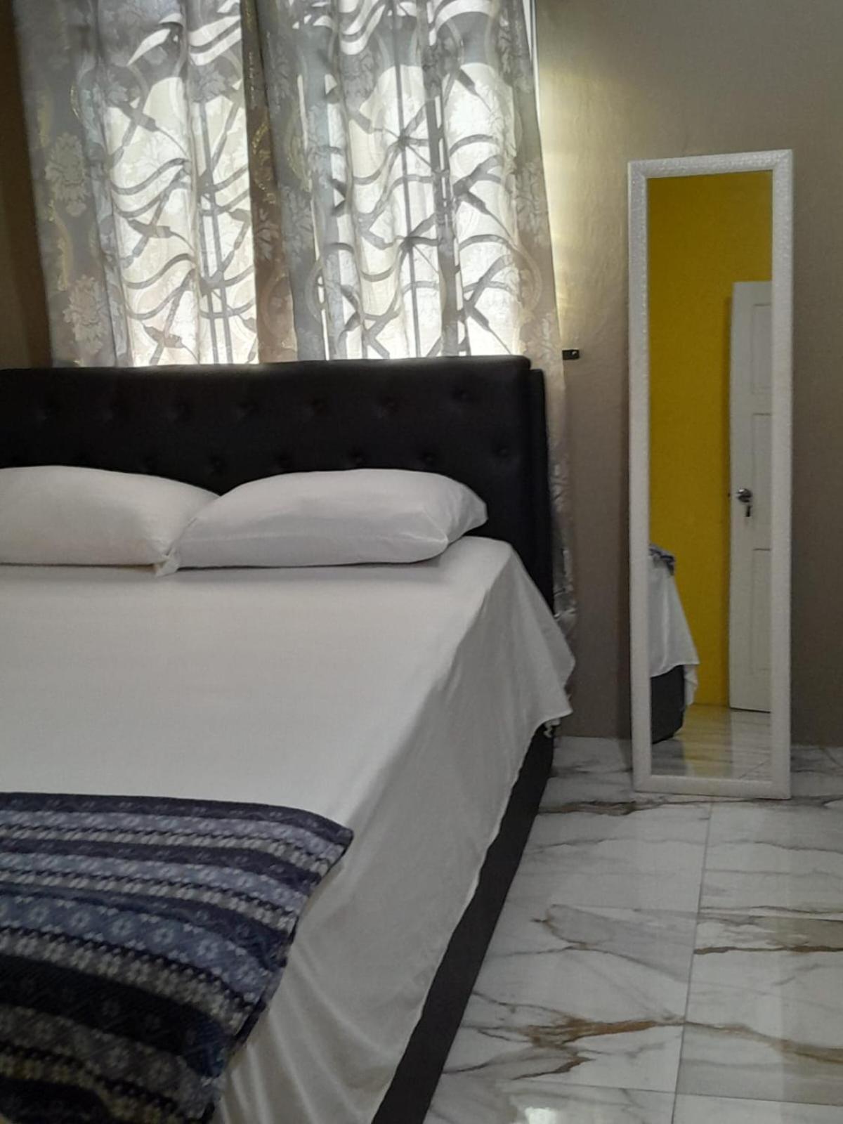 Jamaica Oasis Suite Portmore Esterno foto