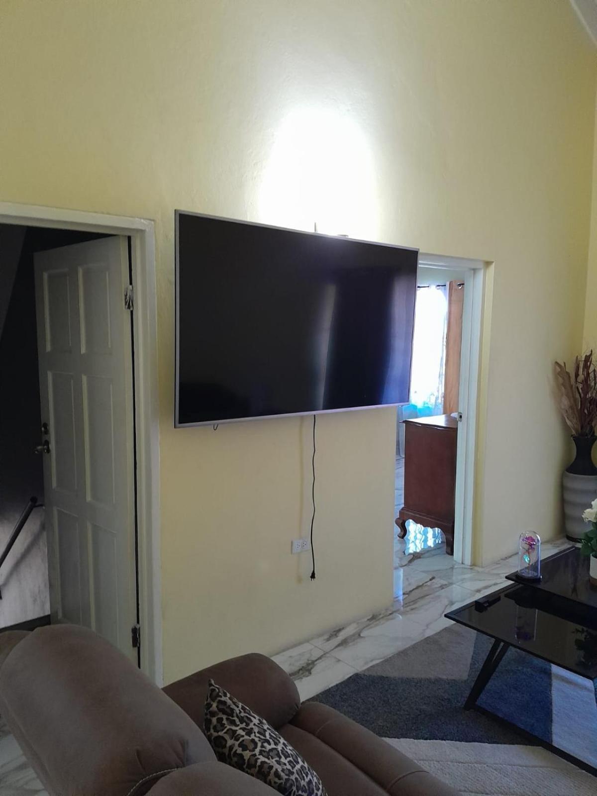 Jamaica Oasis Suite Portmore Esterno foto